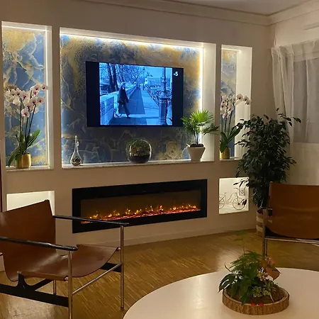 Apartment Luxurious And Glamorous