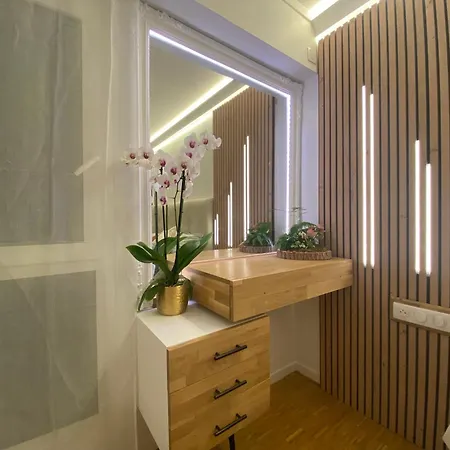 Apartment Luxurious And Glamorous *